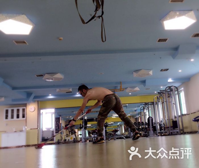 全民健康巾帼行“三八”健康杯妇女健身展示活动在天津河东区举办(图1)