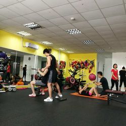 两江评丨健身器材“藏身”荒郊野地拆除重装不是整改终点(图1)